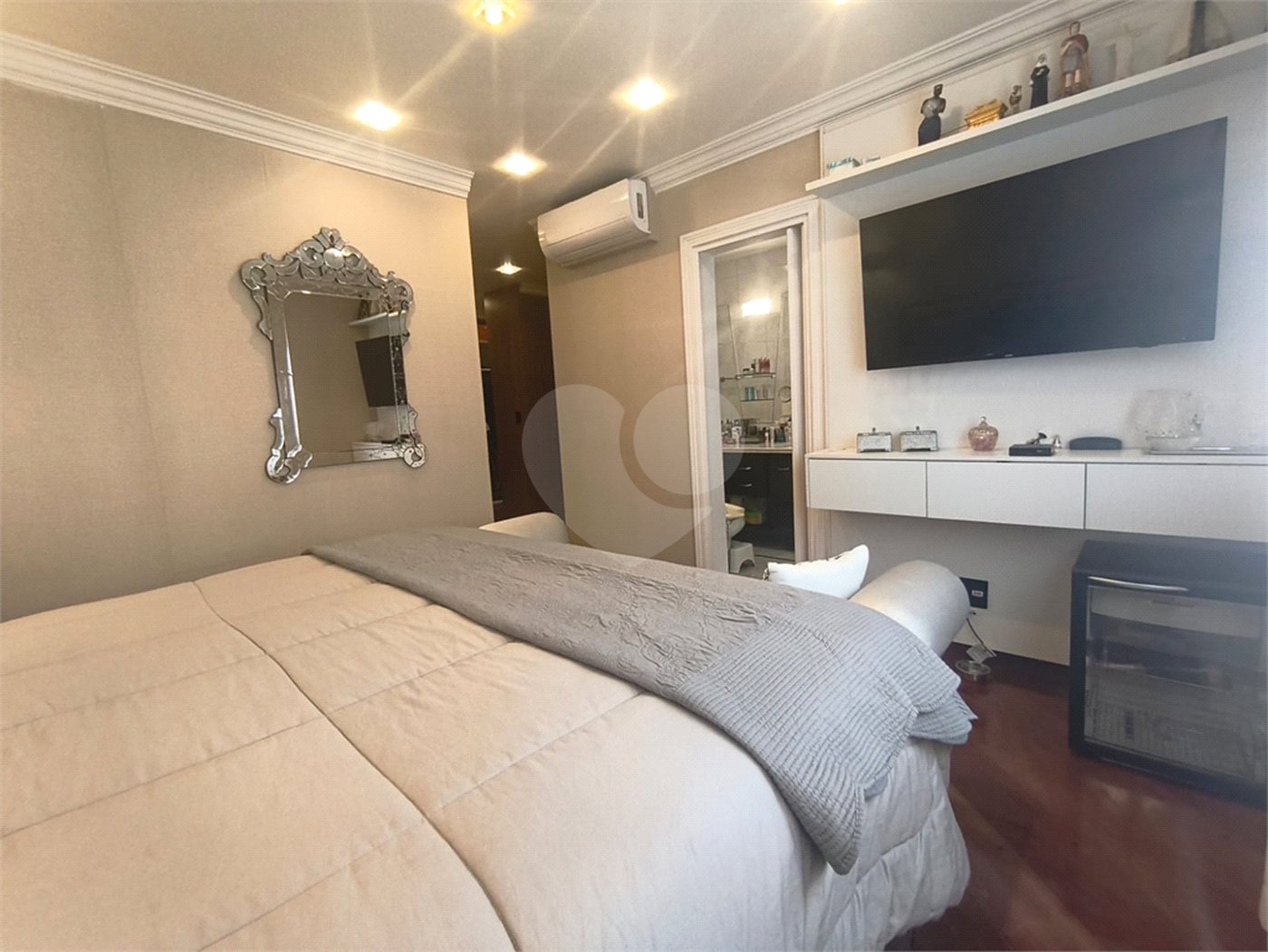 Apartamento à venda com 4 suítes em Santana, São Paulo, SP