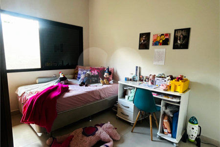 Casa à venda com 3 suítes no condomínio Shamballa 1, Atibaia - SP