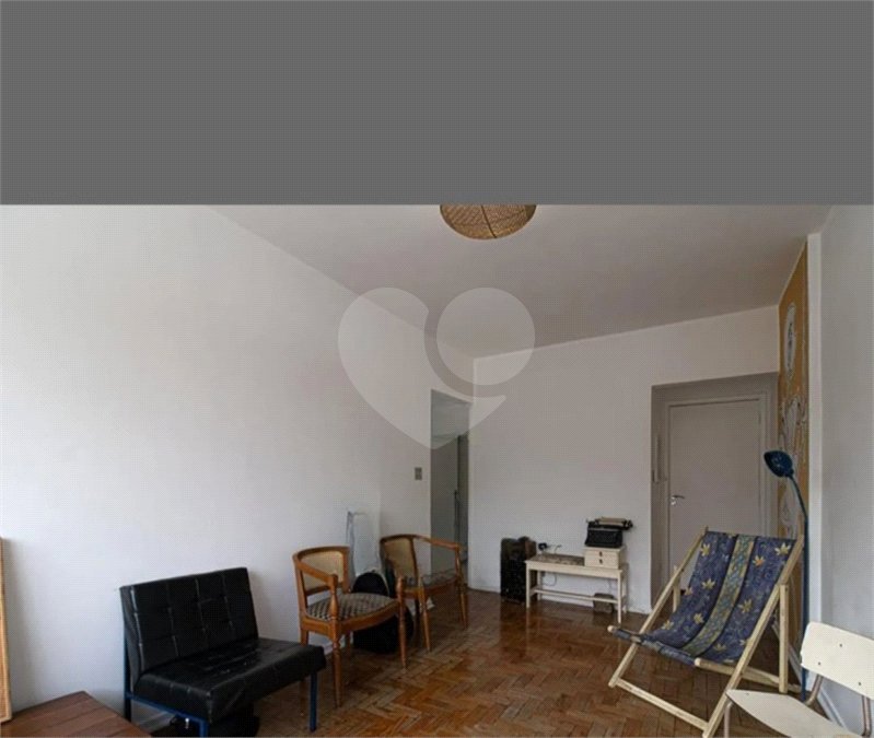 Apartamento à venda com 3 quartos, sendo 1 suíte,  em Aclimação, São Paulo, SP