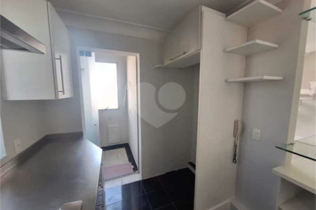 Apartamento para locação com 2 dormitórios, sendo 1 suíte com 02 vagas, totalmente climatizado nos 3 ambientes