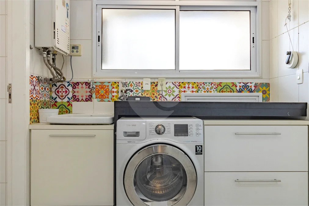 APARTAMENTO PARA LOCAÇÃO COM 151M2 - 3 QUARTOS ( 2 SUÍTES ) - 3 VAGAS NO JARDIM AMÉRICA.