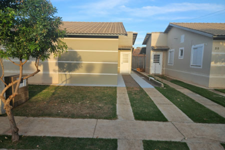 Casa à venda com 2 quartos no condomínio Eco Ville 3, Três Lagoas - MS