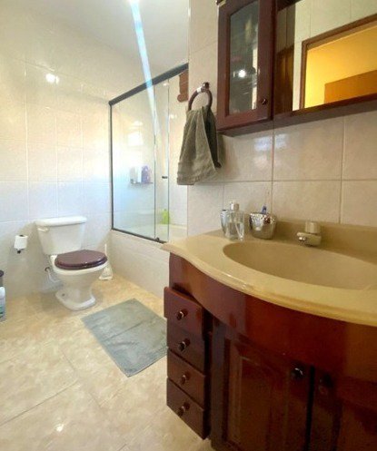 Sobrado à venda com 3 quartos, sendo 1 suíte, em Jardim Sarah, São Paulo - SP
