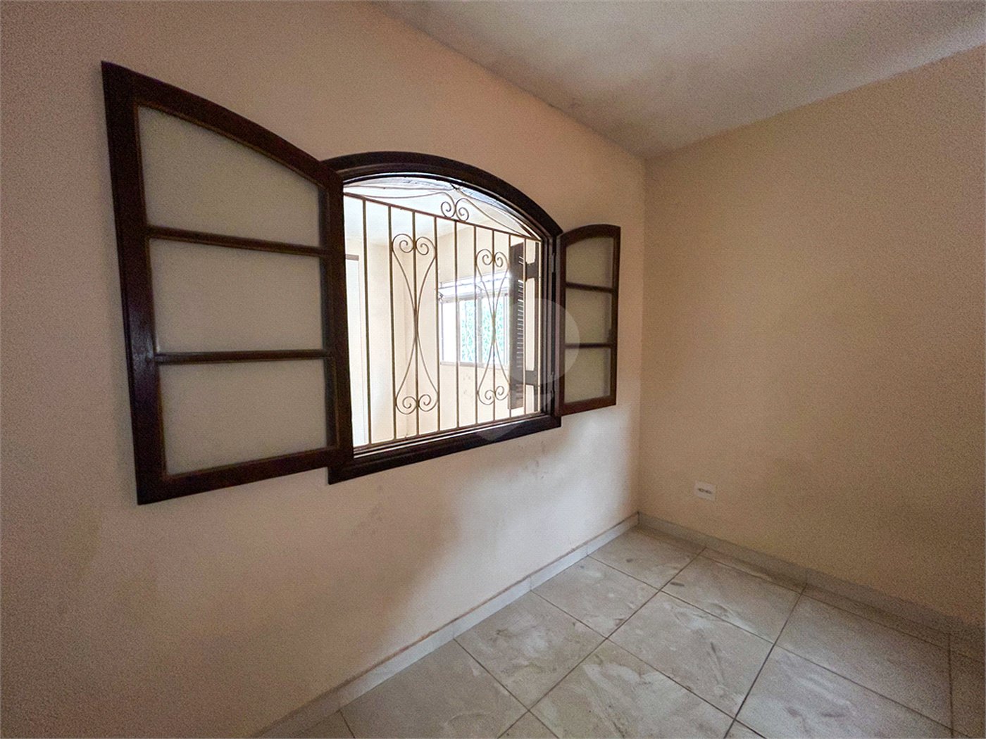 Sobrado à venda com 4 quartos, sendo 3 suítes, em Vila Libanesa, São Paulo, SP