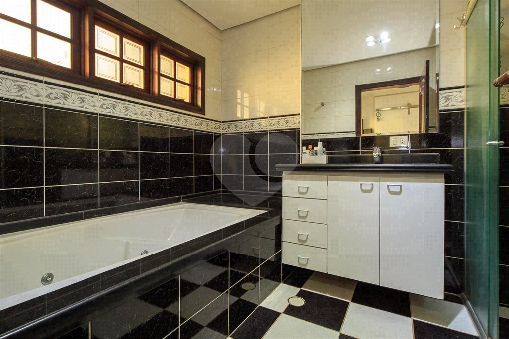 Casa Térrea à venda com 4 quartos, sendo 3 suítes, em Jardim Marajoara, São Paulo, SP