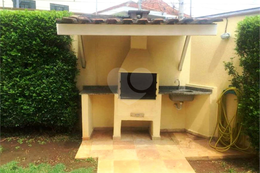 Casa à venda com 3 quartos, sendo 1 suíte, no condomínio Vila das Macieiras, São Paulo - SP