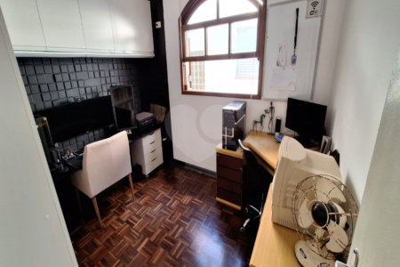 Casa à venda com 3 quartos, sendo 1 suíte,  no condomínio Conjunto Residencial Independencia, São Paulo - SP