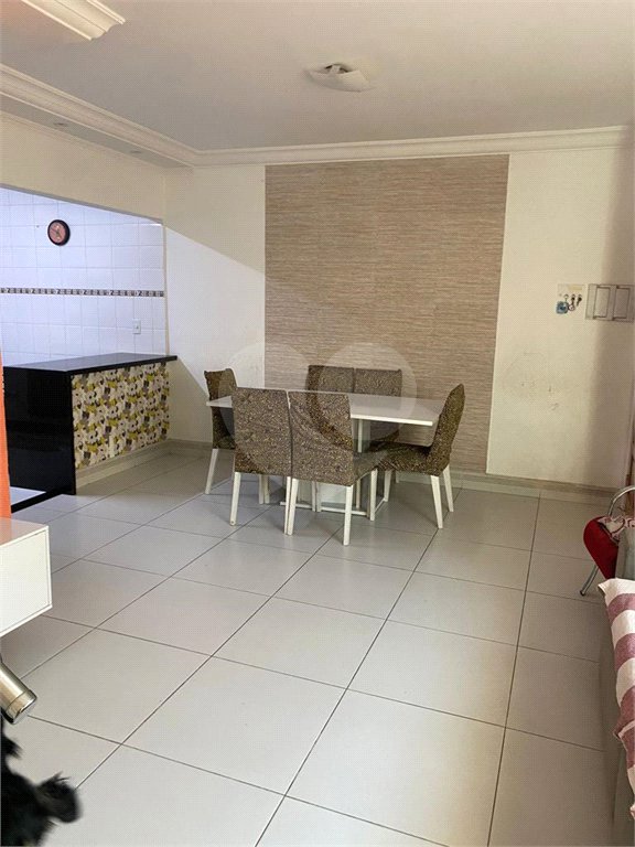 Casa à venda com 3 quartos, sendo 2 suítes, no condomínio Ibarra, São Paulo - SP
