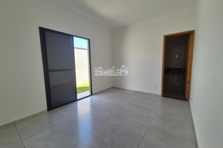 Casa térrea à venda com 3 quartos, sendo 1 suíte, em Vila Bonsai, Atibaia - SP
