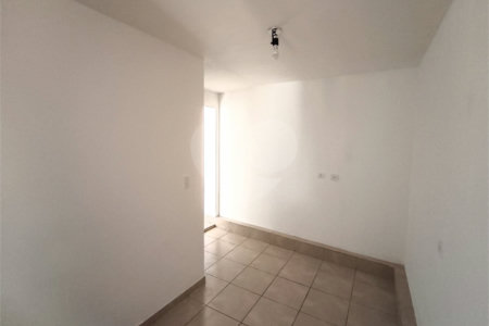 Casa para alugar com 1 quarto no condomínio Cond R Claudio Rodrigues Lopes, São Paulo - SP
