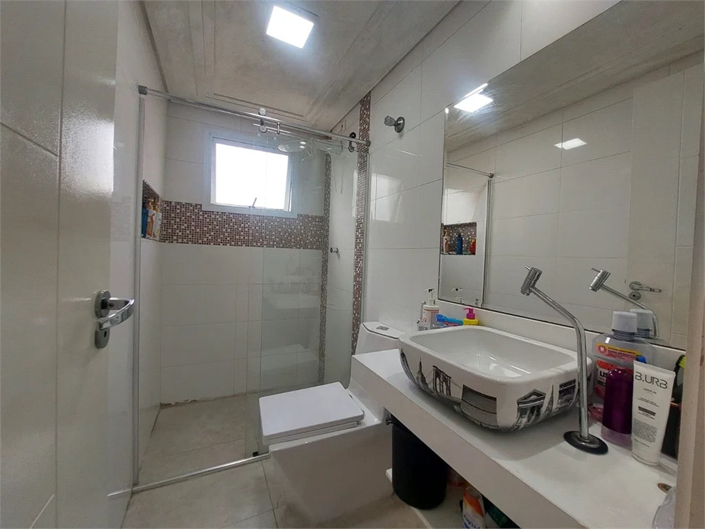 Casa à venda ou para alugar com 4 suítes em Lapa, São Paulo, SP