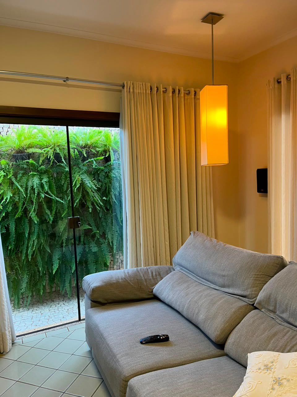 Casa à venda com 3 quartos, sendo 1 suíte,  em Santos Dumont, Três Lagoas, MS