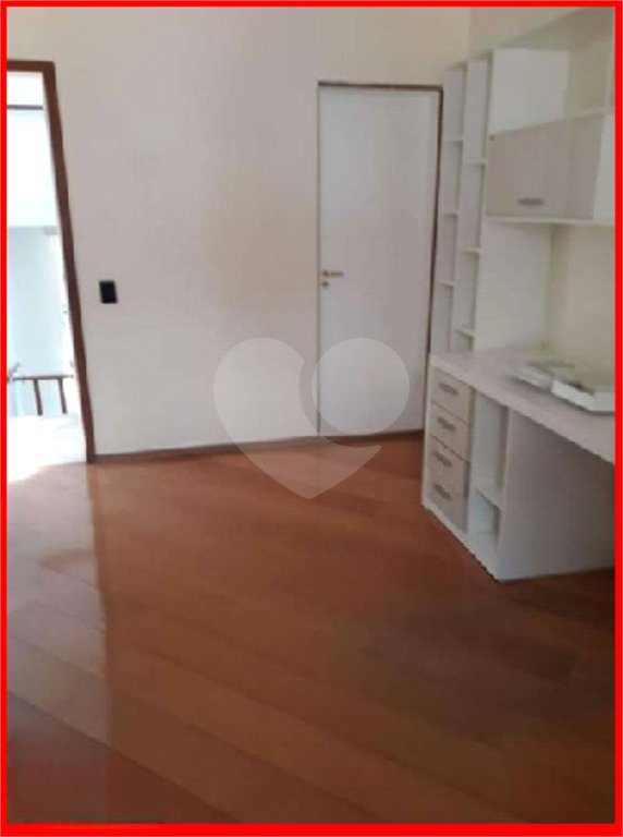 Sobrado à venda com 3 suítes em Lar São Paulo, São Paulo, SP