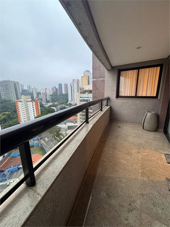 Apartamento à venda com 3 suítes em Vila Suzana, São Paulo, SP