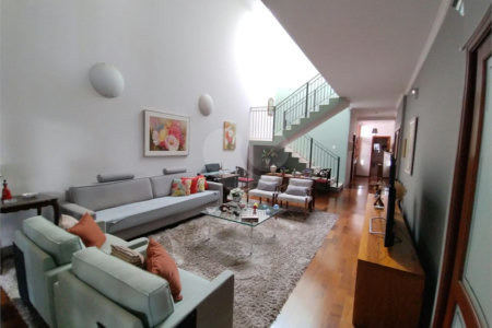 Casa à venda ou para alugar com 3 suítes em Jardim Itália, Itapetininga, SP