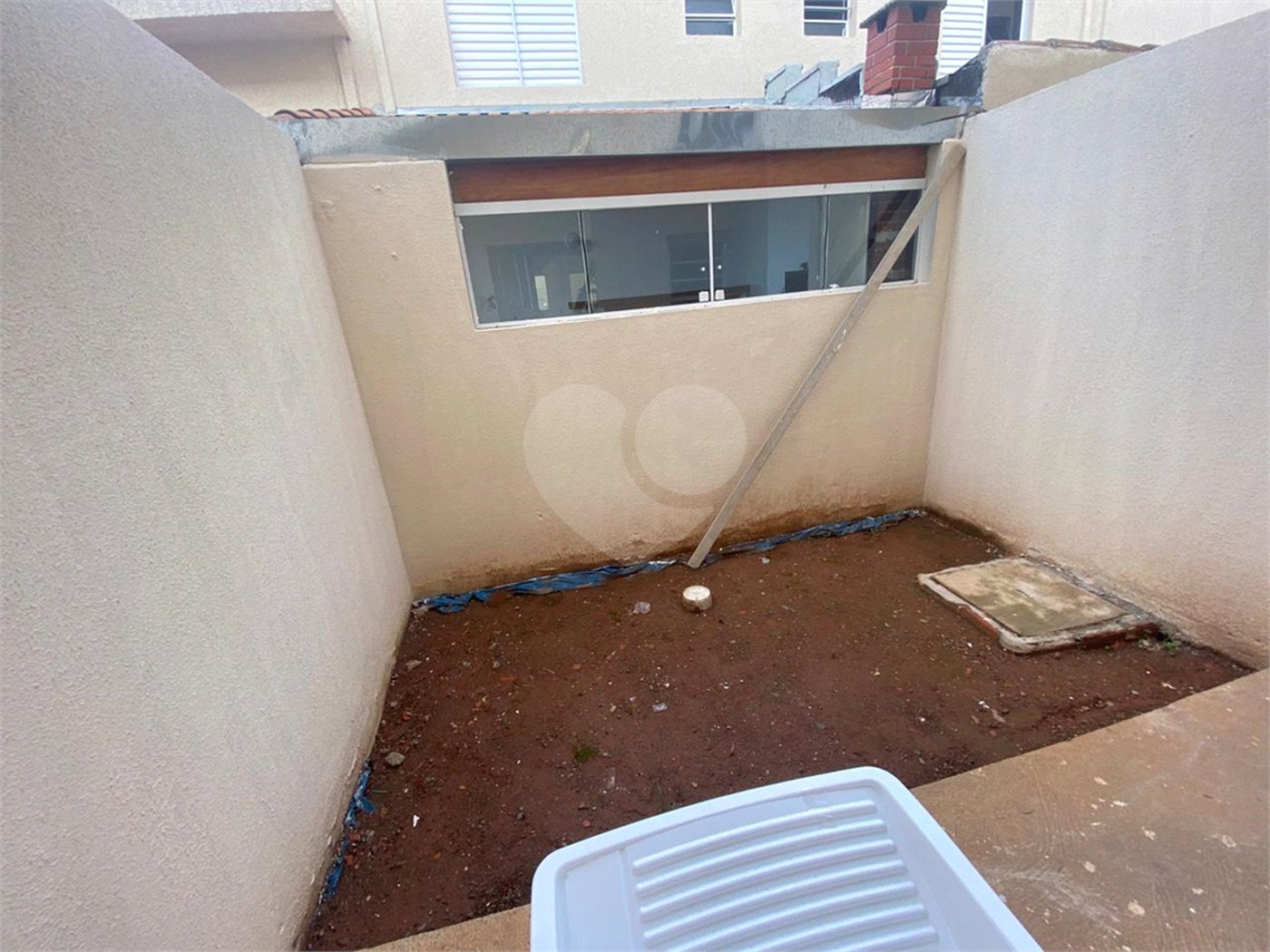 Casa para alugar com 2 suítes no condomínio Residencial Vila Amélia, Poá - SP