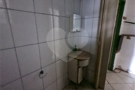 Casa à venda com 6 quartos em Vila dos Remédios, São Paulo, SP