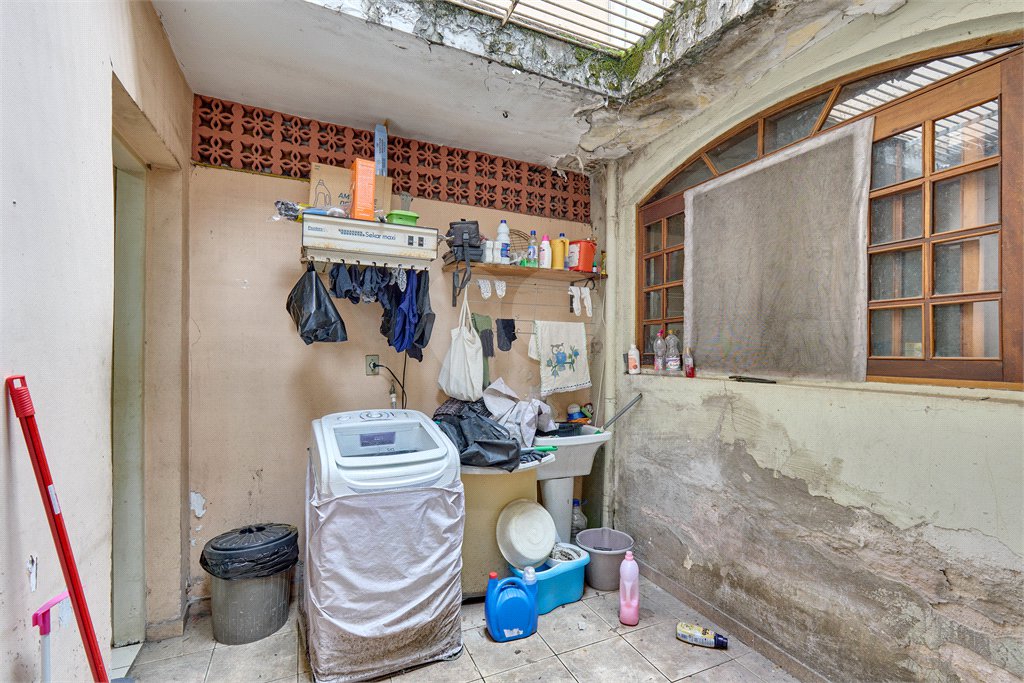 Casa à venda com 4 quartos, sendo 2 suítes, em Santo Amaro, São Paulo, SP