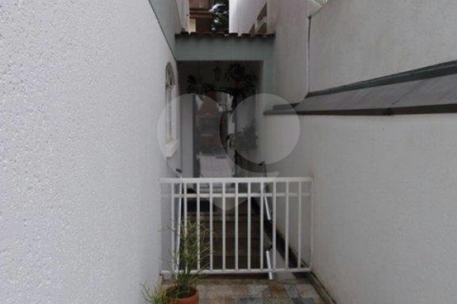 Sobrado à venda com 3 suítes em Morumbi, São Paulo, SP