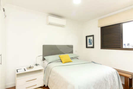 Apartamento à venda com 4 quartos, sendo 2 suítes, em Alto da Boa Vista, São Paulo, SP