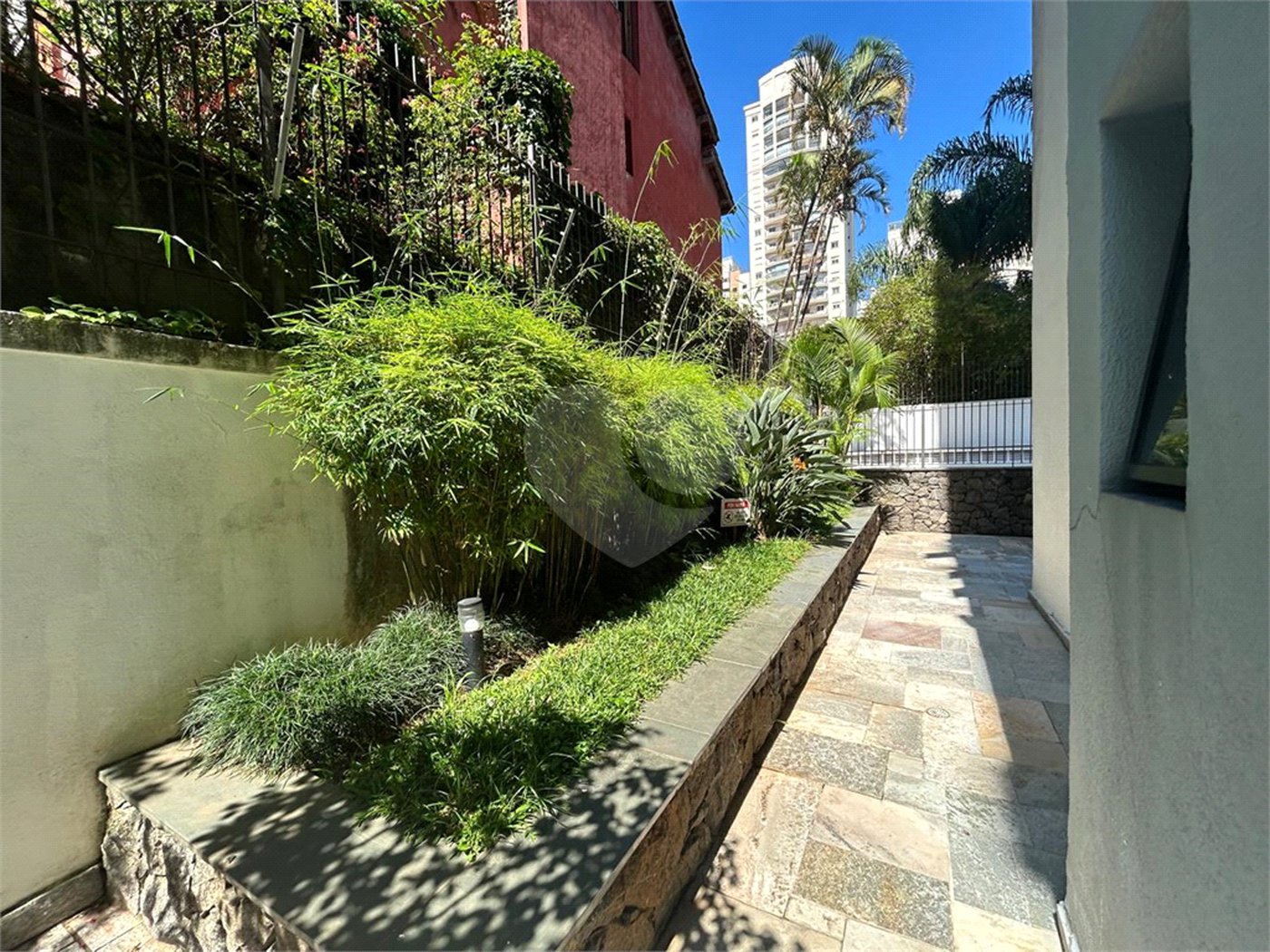 Apartamento para alugar com 3 quartos, sendo 1 suíte,  em Pinheiros, São Paulo, SP