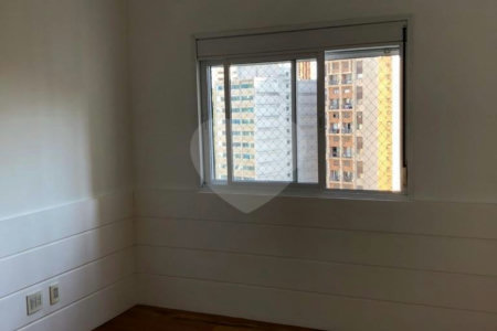 Apartamento à venda com 3 suítes em Vila Suzana, São Paulo, SP