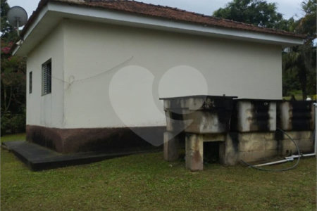 Chácara à venda com 3 quartos, sendo 2 suítes,  no Centro (canguera), São Roque, SP