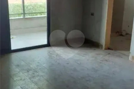 Sobrado à venda com 3 suítes em Parque São Domingos, São Paulo, SP