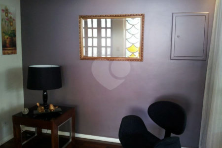 Casa à venda com 4 quartos, sendo 2 suítes, no condomínio Travessa Mário Antônio Correia,174, São Paulo - SP