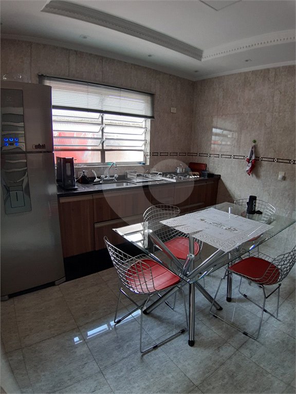Sobrado à venda com 3 quartos em Parque Casa de Pedra, São Paulo, SP