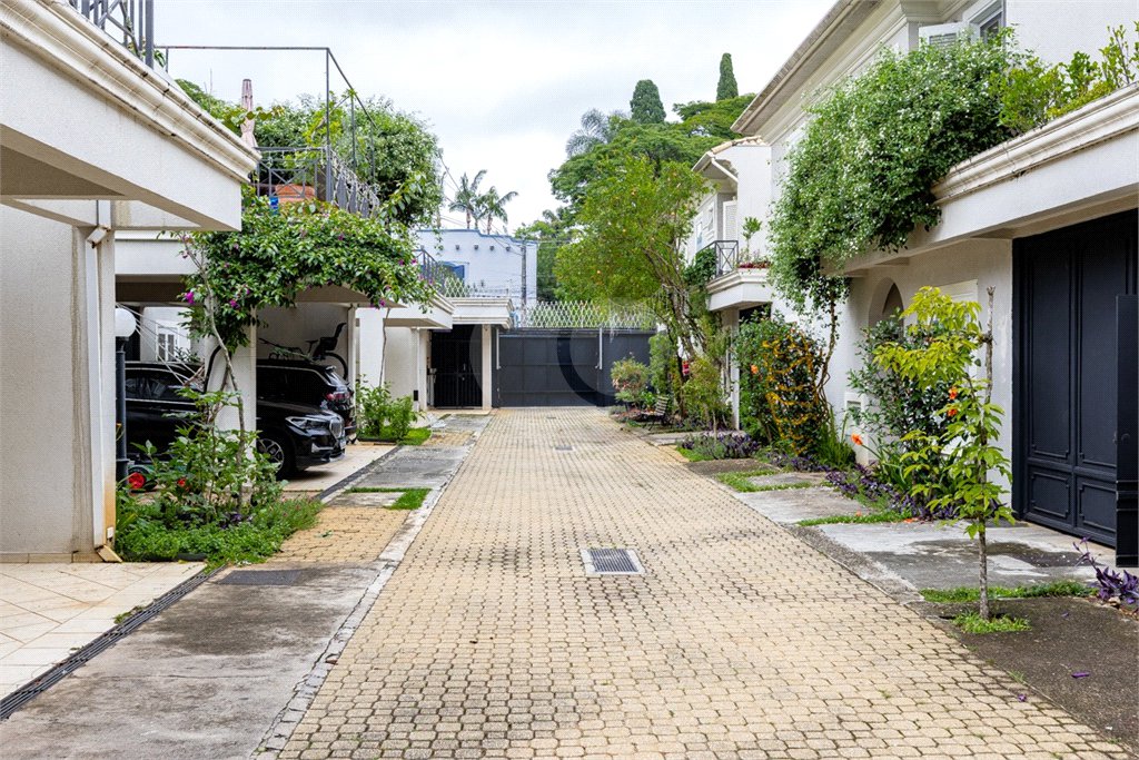 Casa à venda com 4 suítes no condomínio Saint Germain, São Paulo - SP