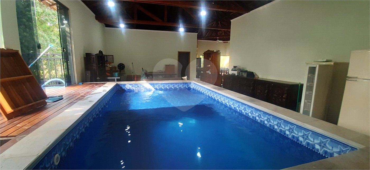 Casa à venda ou para alugar com 5 quartos, sendo 4 suítes, no condomínio Sausalito, Mairiporã - SP