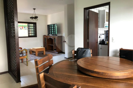 Casa à venda com 4 quartos, sendo 2 suítes, em Loteamento Loanda, Atibaia, SP