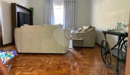 Casa à venda com 3 quartos, sendo 1 suíte,  no Centro, Araraquara, SP