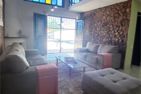 Casa à venda com 3 quartos, sendo 1 suíte,  em Recreio Maristela, Atibaia, SP