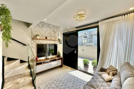 Casa à venda com 2 suítes no condomínio Gran Loft, Cotia - SP