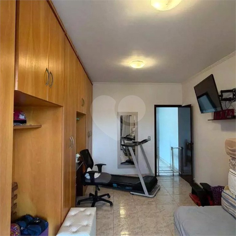 Sobrado à venda com 3 quartos, sendo 1 suíte, em Parque Maria Domitila, São Paulo, SP