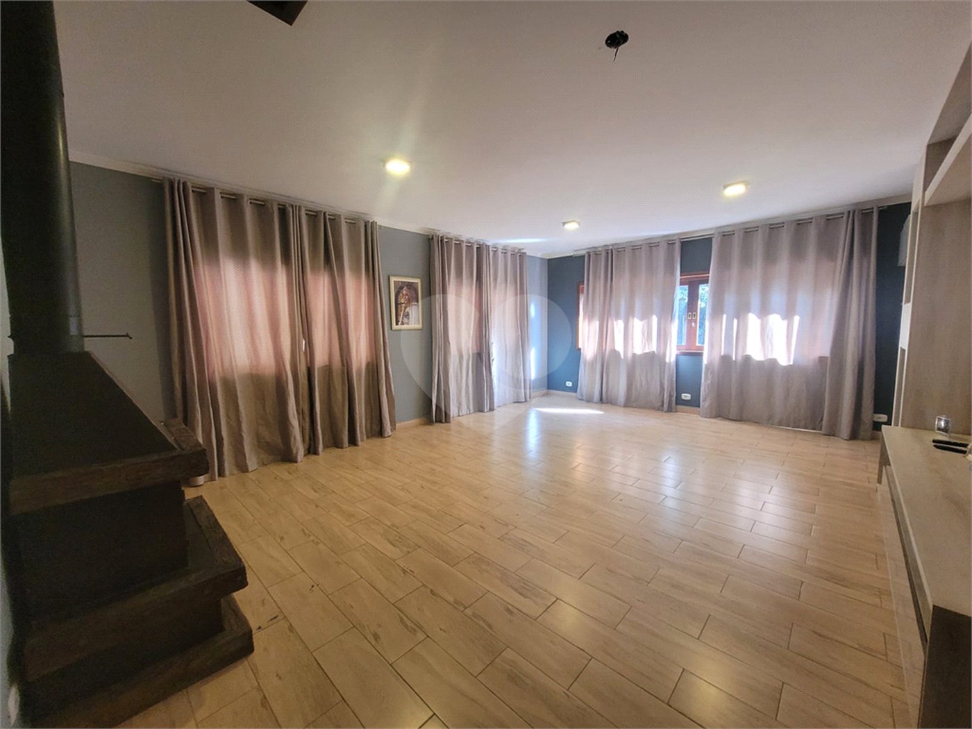 Casa para alugar com 5 quartos, sendo 2 suítes,  no condomínio Alpes de Caieiras, Caieiras - SP