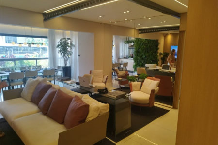Apartamento à venda com 3 quartos, sendo 2 suítes, em Jardim das Acácias, São Paulo, SP