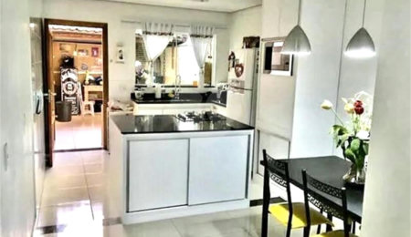 Sobrado à venda com 3 quartos, sendo 1 suíte,  em Jardim Guairaca, São Paulo, SP