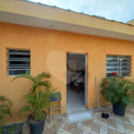 Casa à venda com 3 quartos, sendo 1 suíte,  em Jardim Santa Mônica, São Paulo, SP