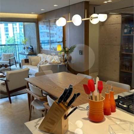 Apartamento à venda com 3 quartos, sendo 1 suíte,  em Jardim Paulista, São Paulo, SP