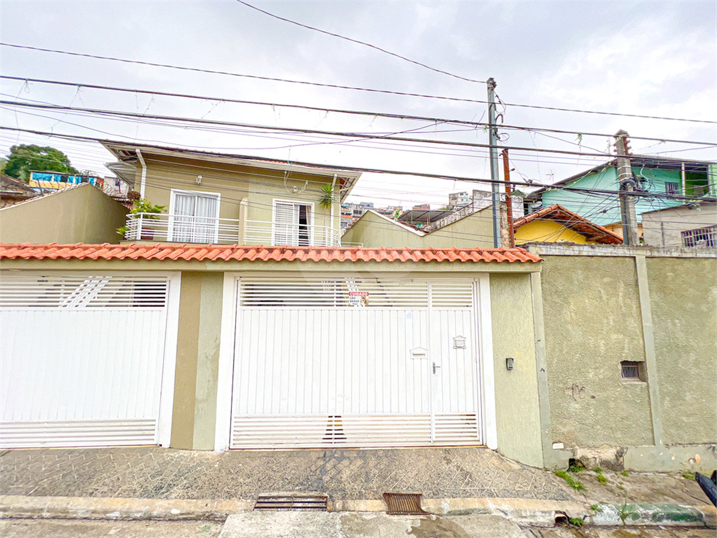 Casa à venda com 3 quartos, sendo 1 suíte,  no condomínio 658, São Paulo - SP