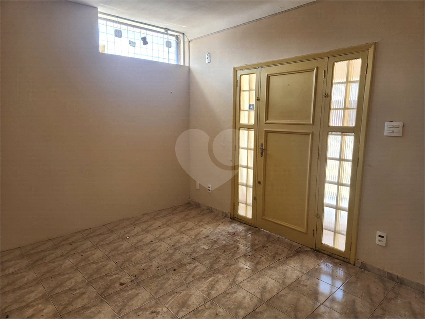 Sobrado à venda com 4 quartos, sendo 1 suíte, no Centro, Araraquara, SP