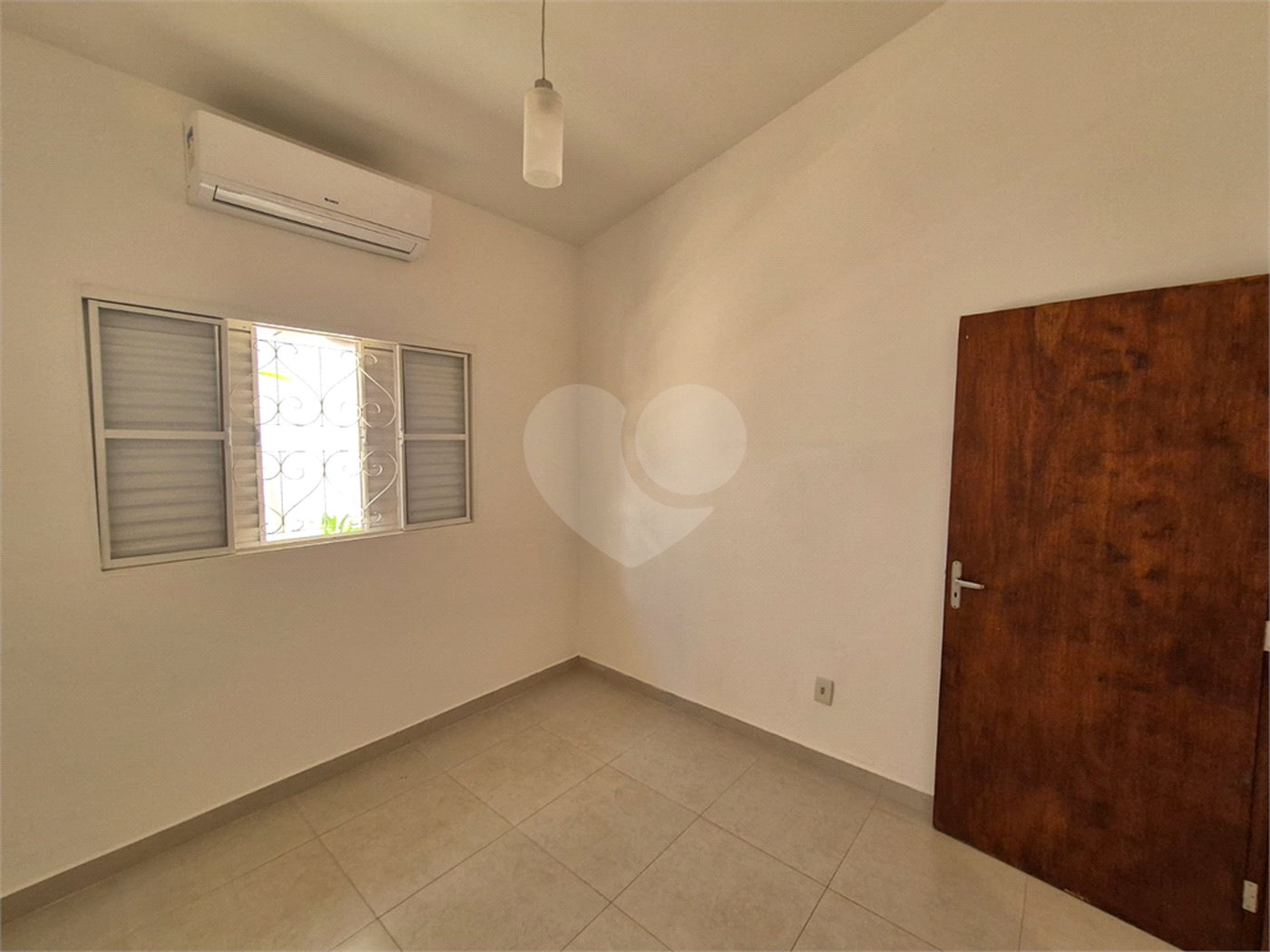 Casa Térrea à venda com 3 quartos, sendo 1 suíte, no Centro, Vinhedo, SP