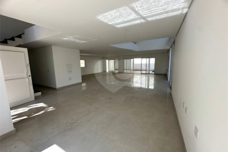 Casa à venda com 4 suítes no condomínio Villaggio Houda, São Paulo - SP
