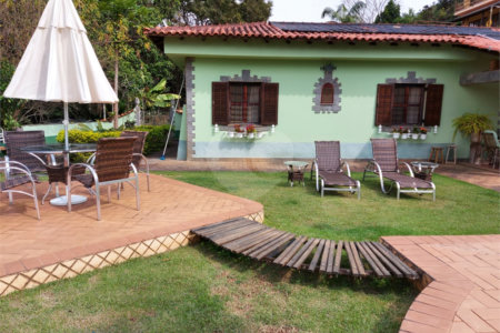 Casa à venda ou para alugar com 5 quartos, sendo 2 suítes, no condomínio Restinga Verde, São Roque - SP