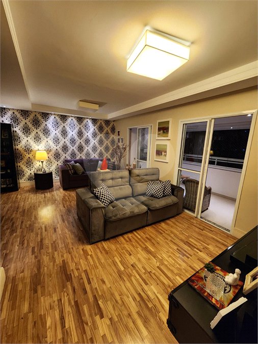 Apartamento à venda com 3 suítes em Vila Suzana, São Paulo, SP