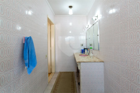 Sobrado à venda com 4 quartos, sendo 2 suítes, em Brooklin Velho, São Paulo, SP