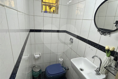 Sobrado à venda com 3 quartos em Jardim Santo Antoninho, São Paulo, SP